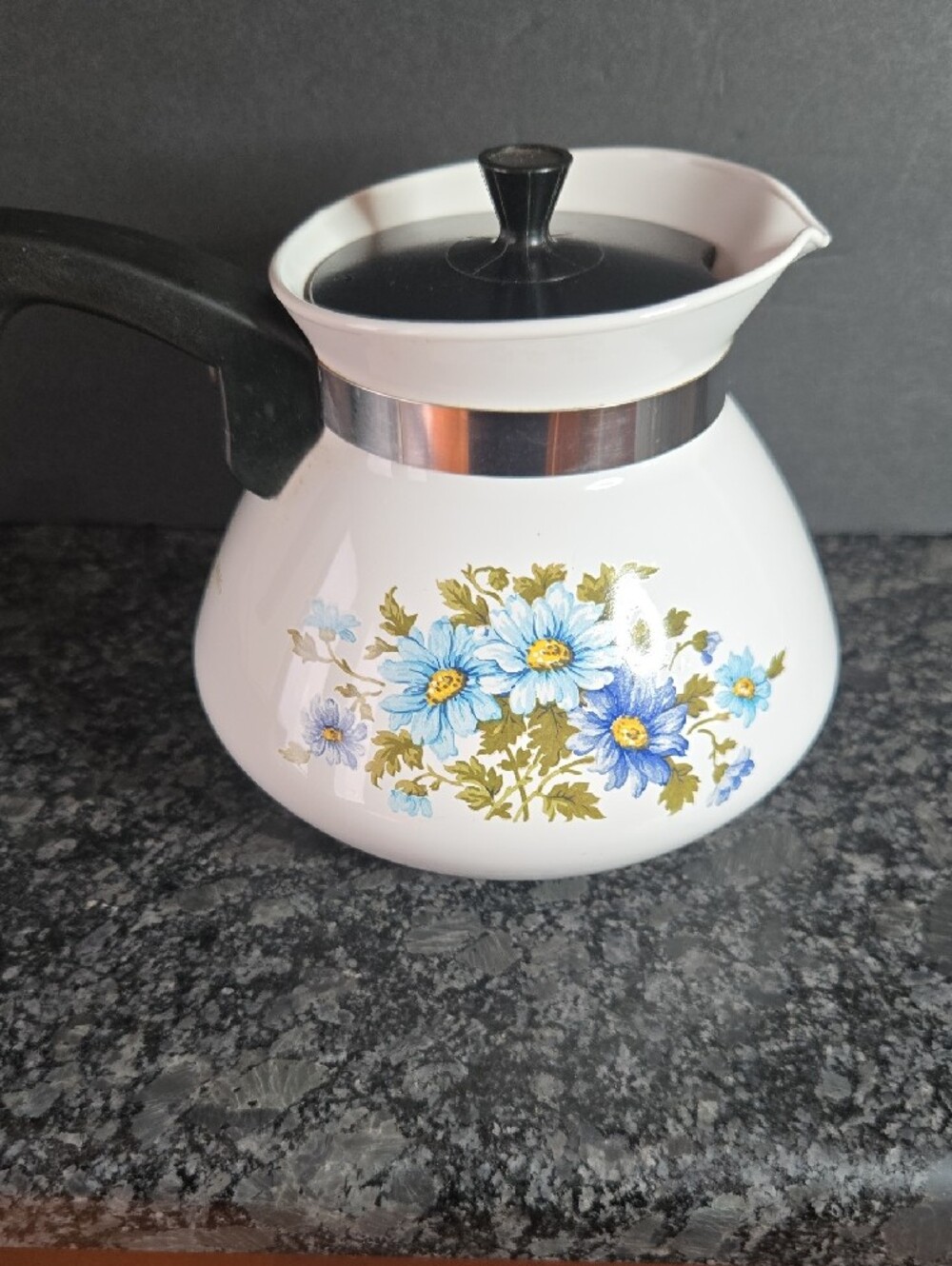 Corningware Vintage 1970's Chelsea Blue Daisy Pattern White Ceramic Teapot - Picture 4 of 15